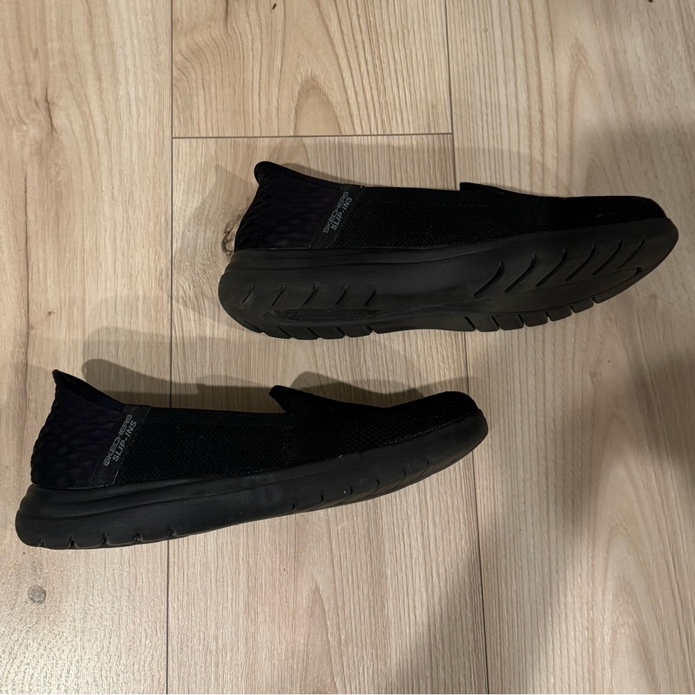 Sketchers Black Women's Slip-On Shoes Size 9 - Picture 3 of 4